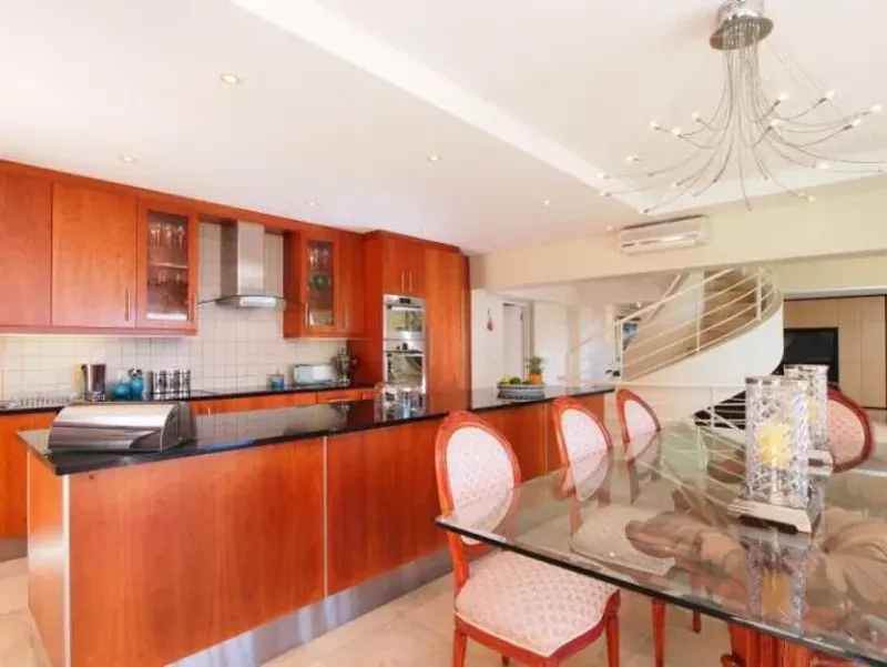 Ravine Road Apartment in Bantry Bay – photo 12
