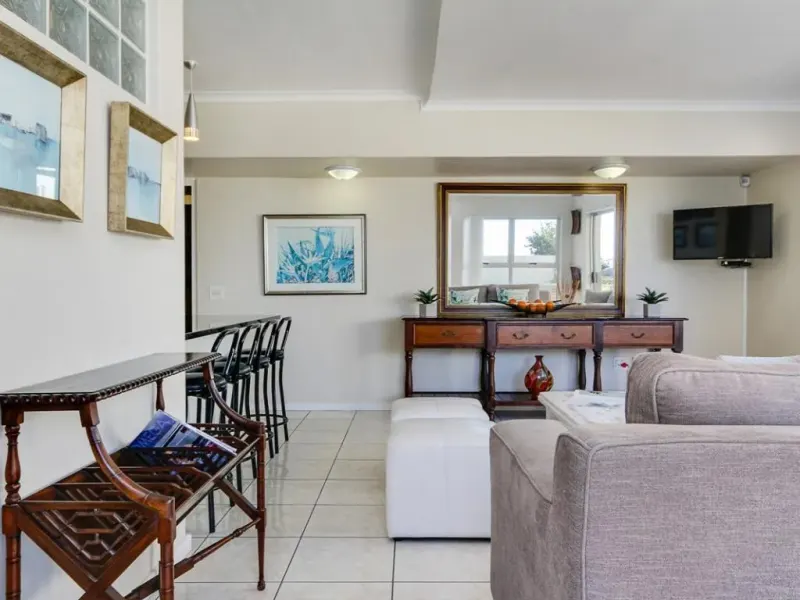 Lago in Camps Bay – photo 10