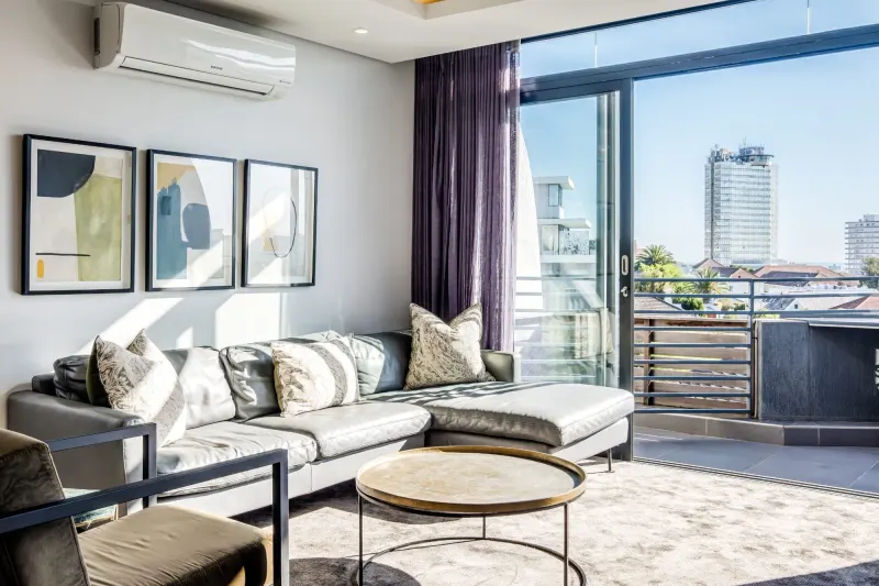 Penthouse on S in Three Anchor Bay – photo 9