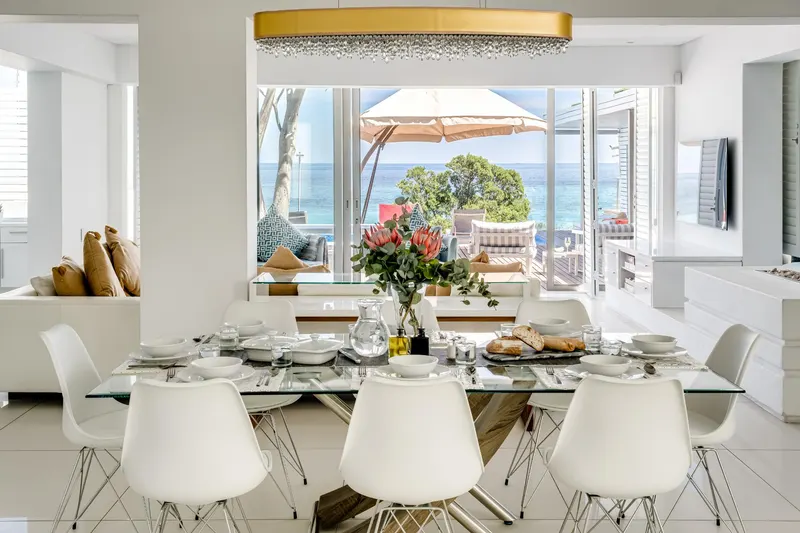 Villa Bleu Blanc in Camps Bay – photo 3