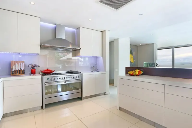 Chepstow Road Villa in Green Point – photo 21