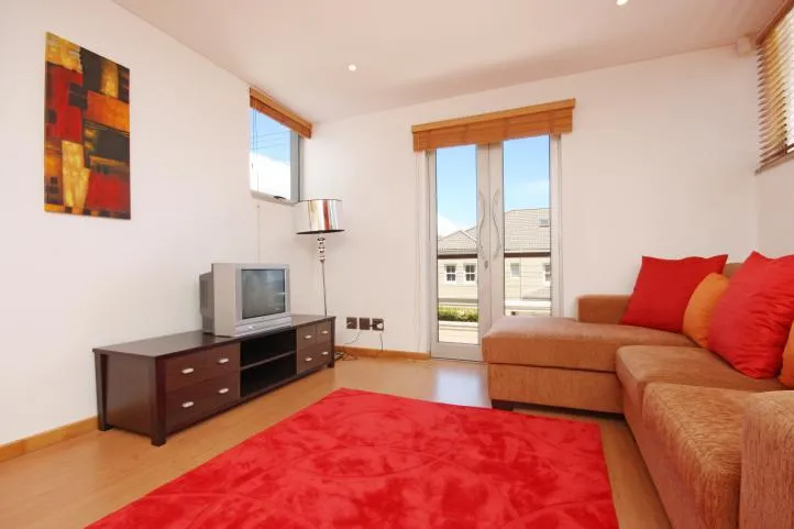 property_0f7de79e-e398-4226-a35e-1d95ef77f3f6_2