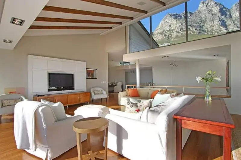 16 Woodford Villa in Camps Bay – photo 3