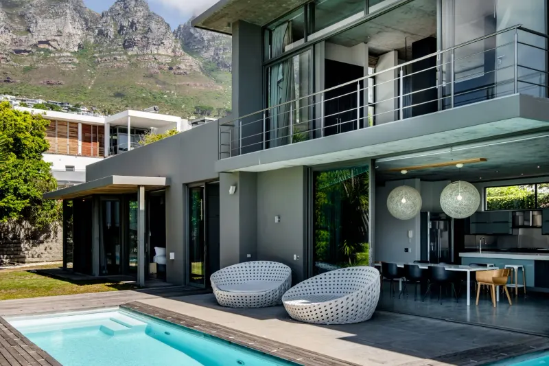 Hove Villa in Camps Bay – photo 1