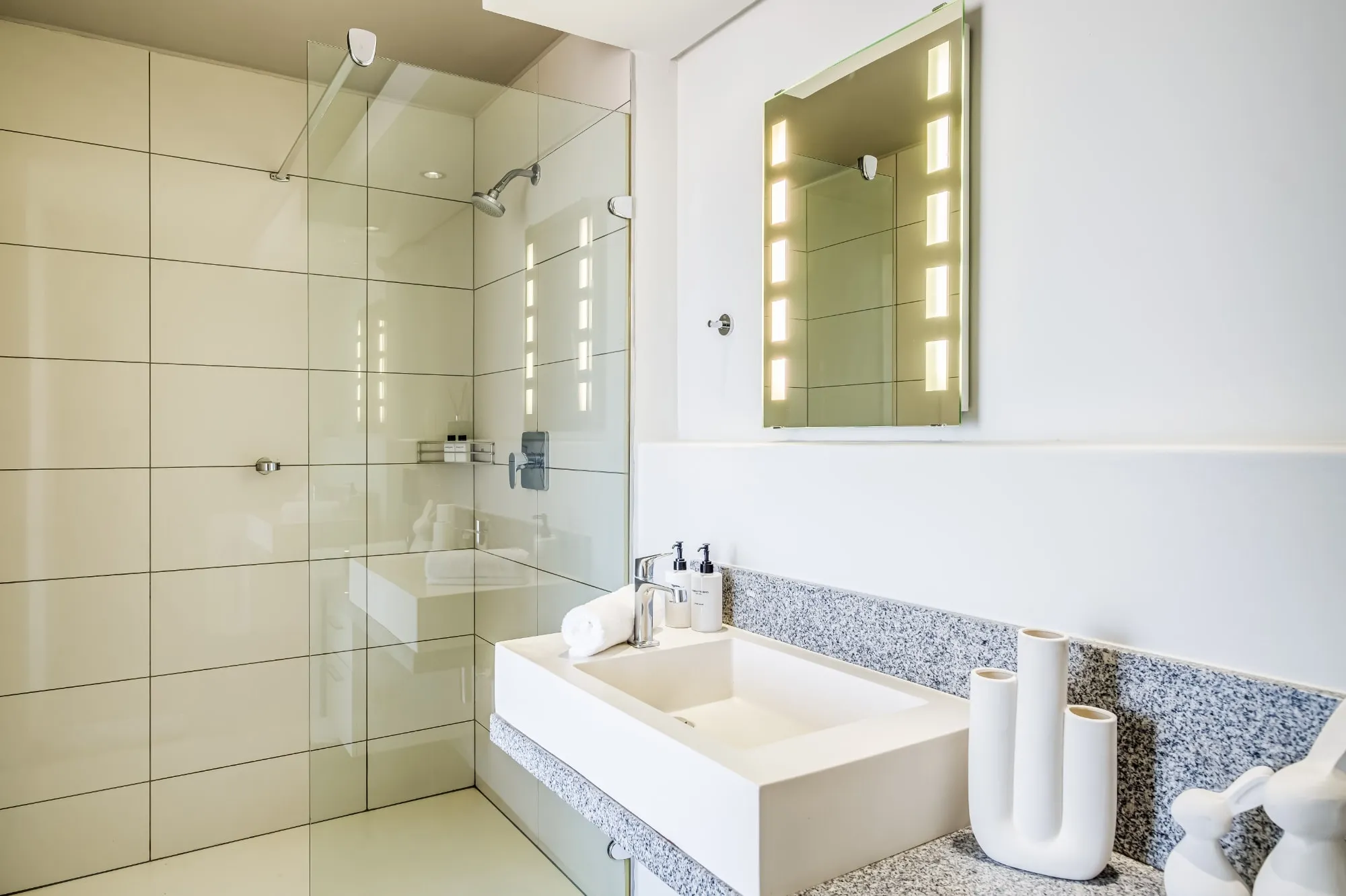 property_0ffcd398-fbf5-4f23-aa66-d20adb6e5652_15