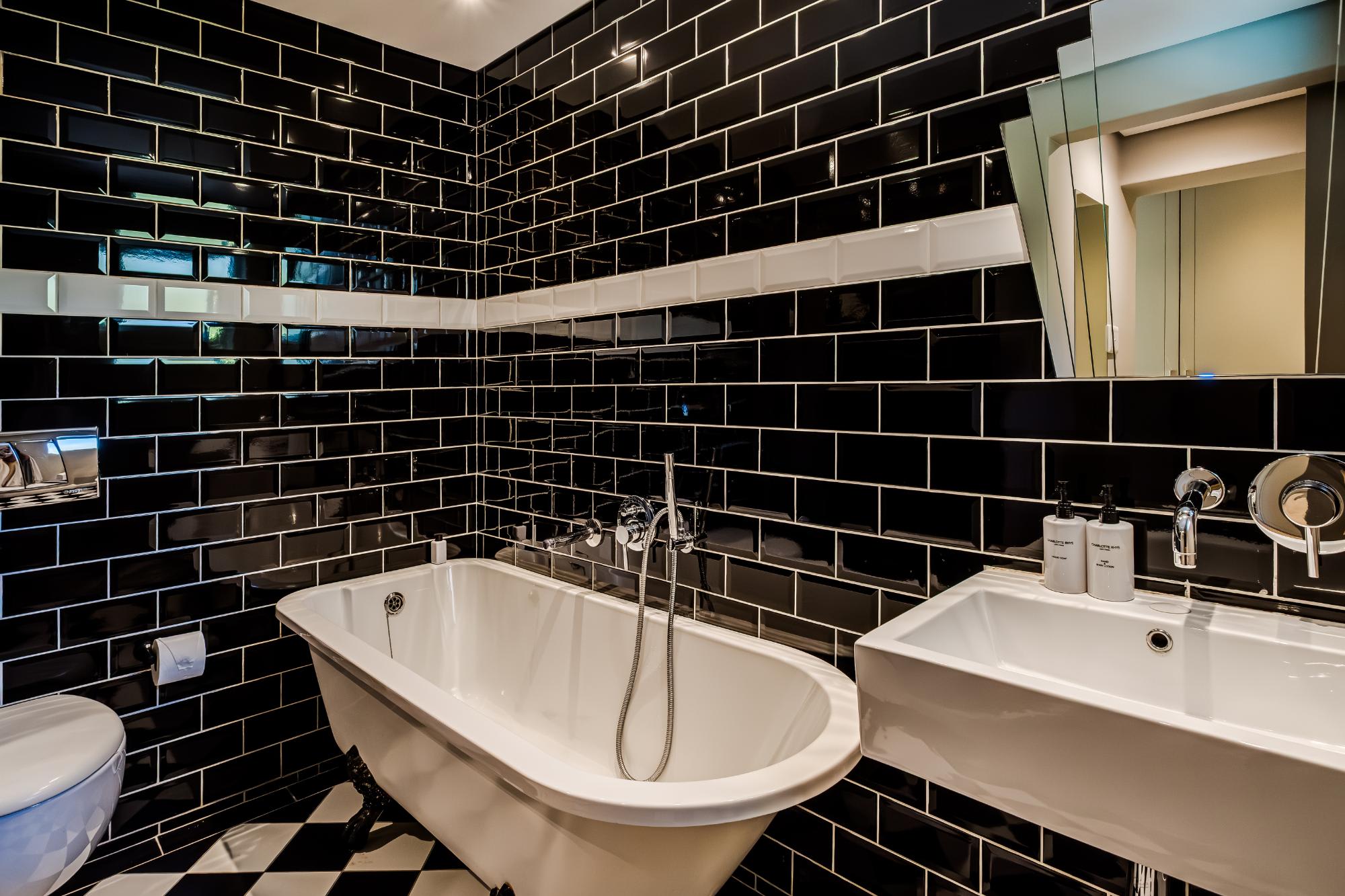 property_10183b5c-1cee-47a9-bbfb-b975407e7d55_23