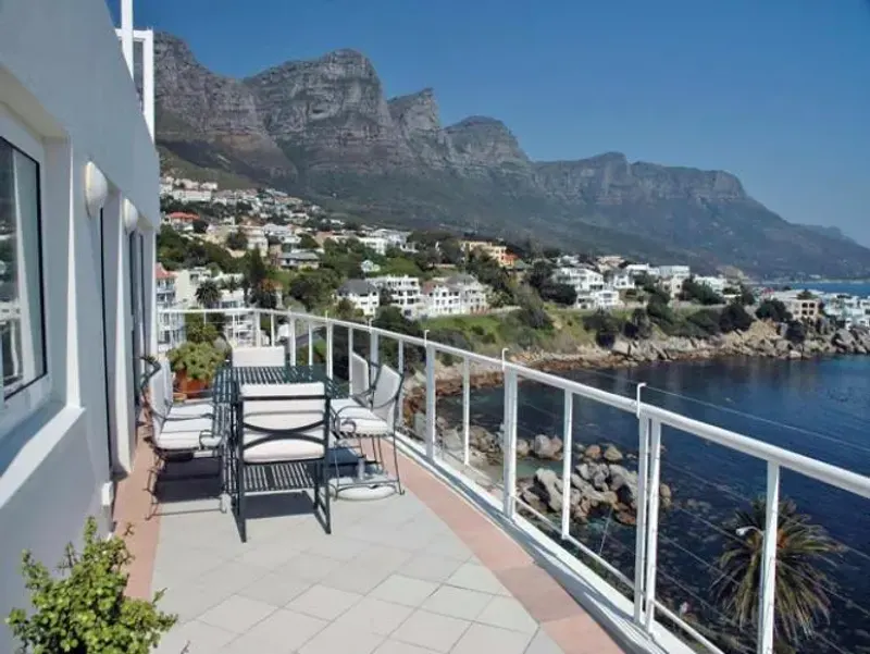 Azure in Camps Bay – photo 5