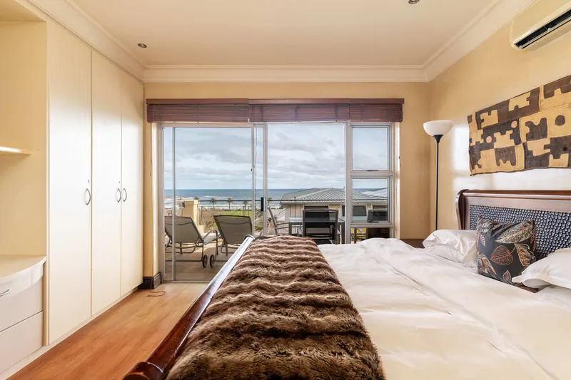 Beachside Penthouse in Camps Bay – photo 15