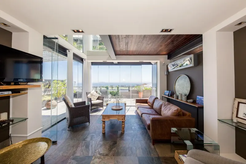 Rhine Stone in Sea point – photo 21