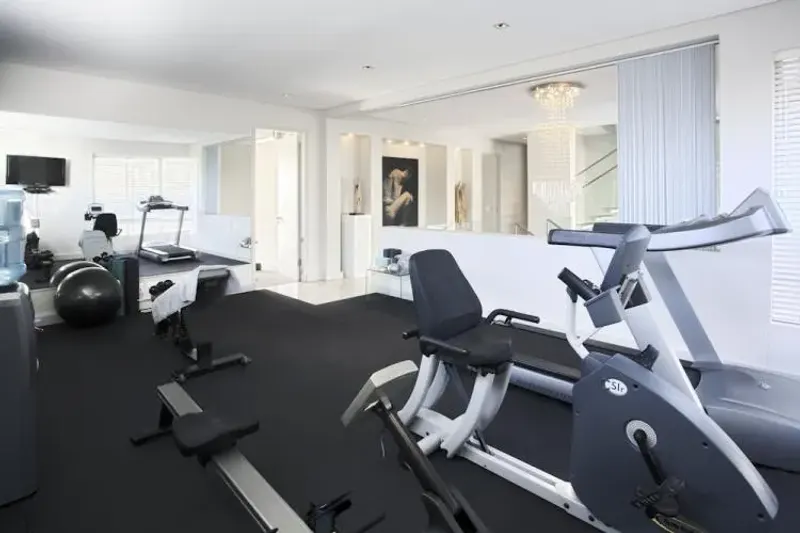 Lincoln Road Villa 4 Bed in Camps Bay – photo 13