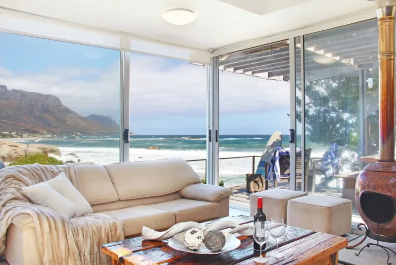 Glen Beach Vista House Upper Unit in Camps Bay – photo 18