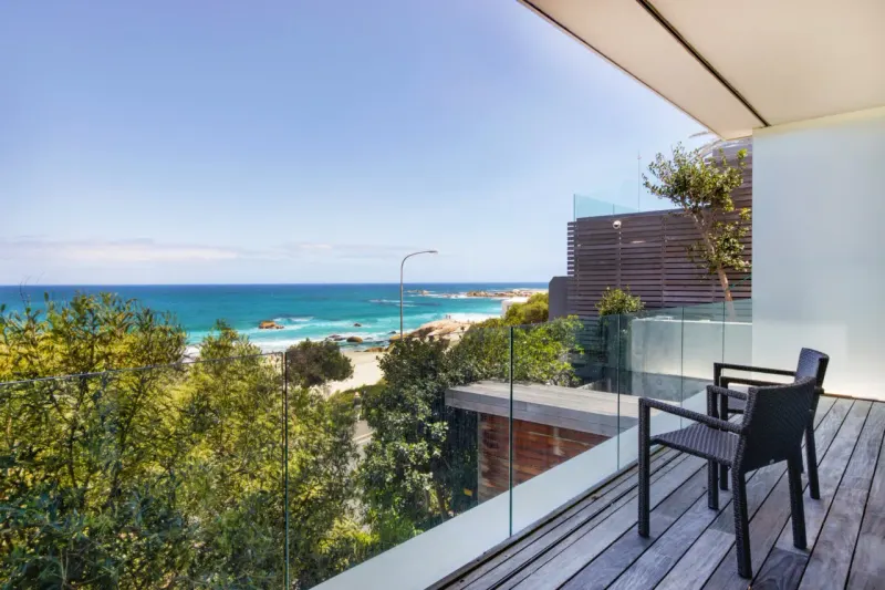 Camps Bay Beach House in Camps Bay – photo 14
