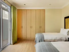 Berkely Place in Camps Bay – photo 4 thumbnail