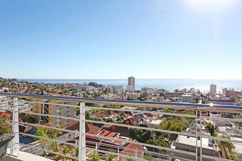 Ocean Terraces Apartment in Sea Point – photo 13