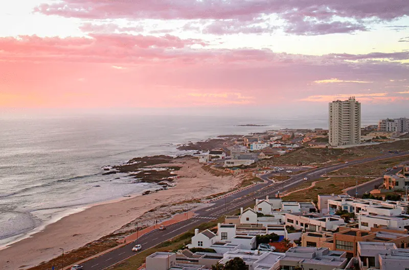 Infinity Penthouse in West Beach – photo 19