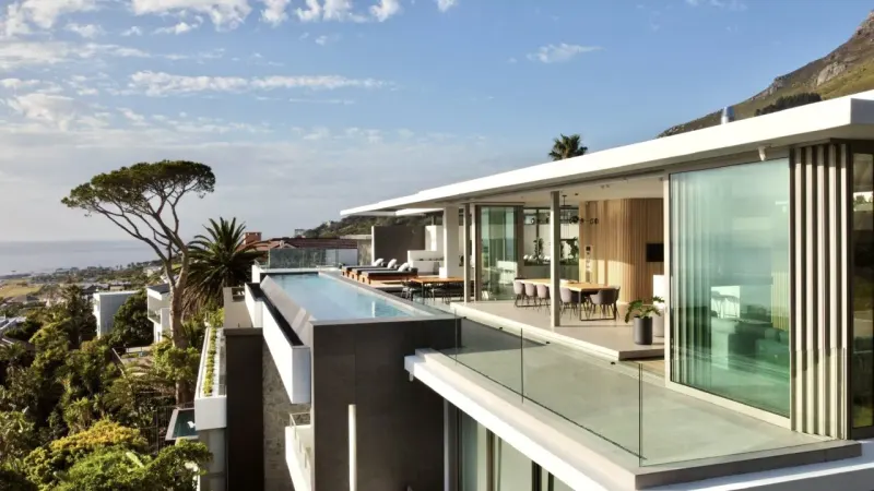 Montana Ruby in Camps Bay – photo 27