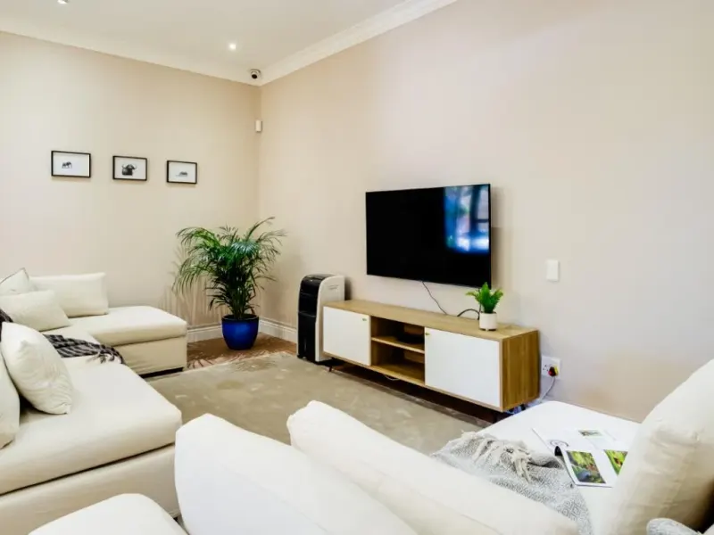 Central Drive Treasure in Camps Bay – photo 31