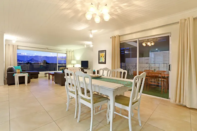 Pentz Drive Villa in Flamingo Vlei – photo 7