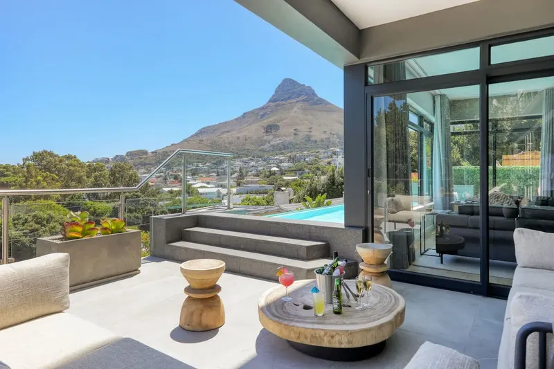 Central Drive Villa in Camps Bay – photo 8