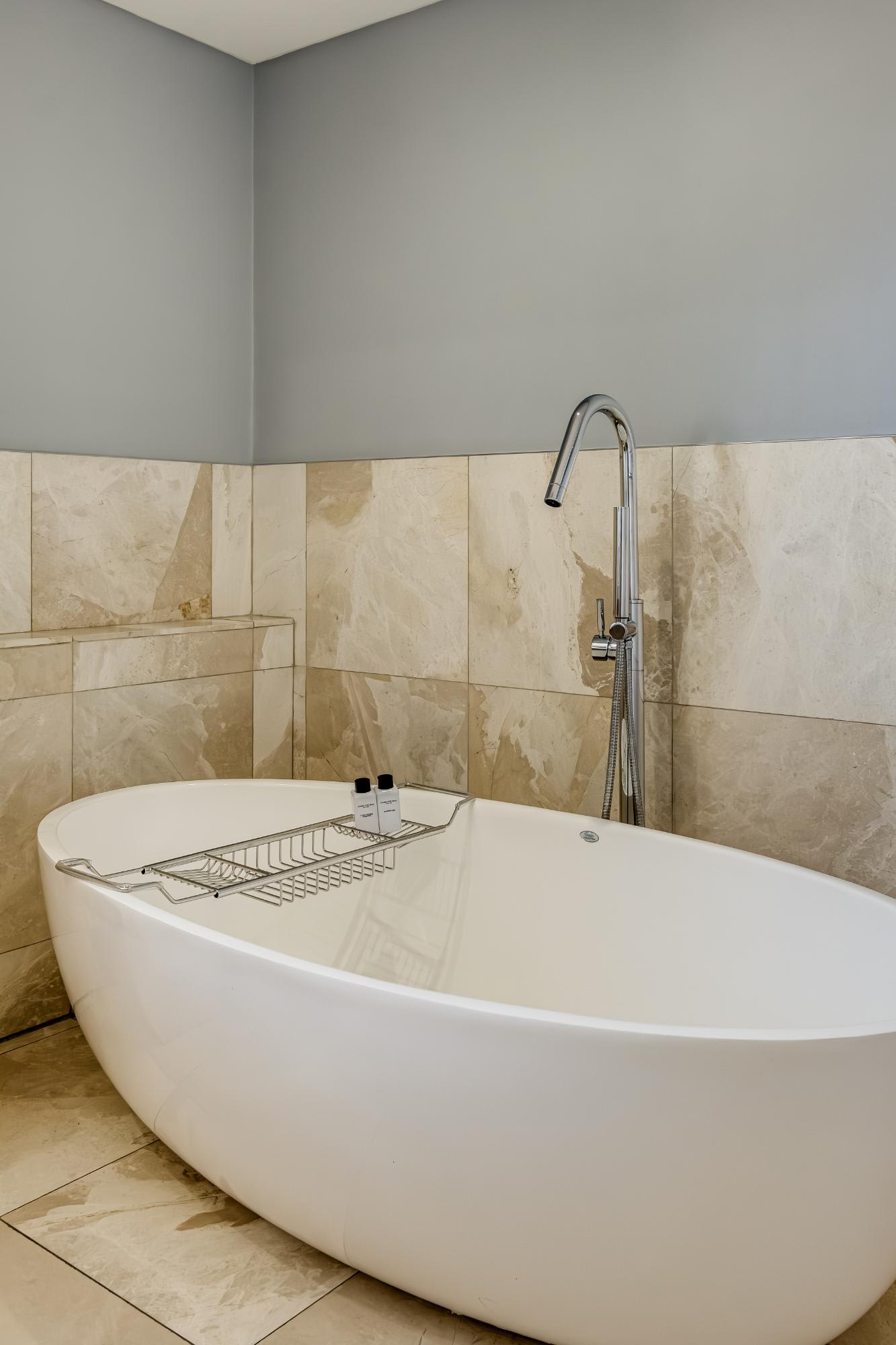 property_14aac783-6cf4-44de-82ad-845e526aa290_23