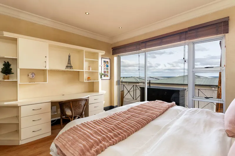 Beachside Penthouse in Camps Bay – photo 20