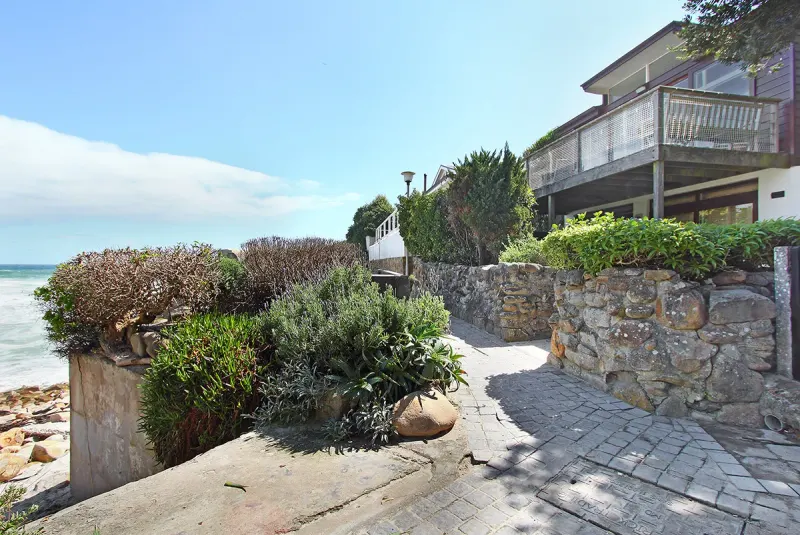 Glen Beach Vista House Lower Unit in Camps Bay – photo 18