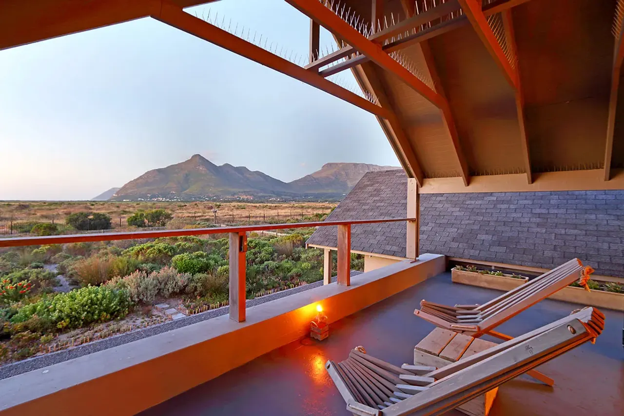 Noordhoek Lakehouse in The Lakes