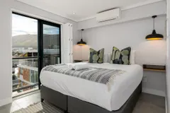 Queens Penthouse in Sea Point  – photo 16 thumbnail