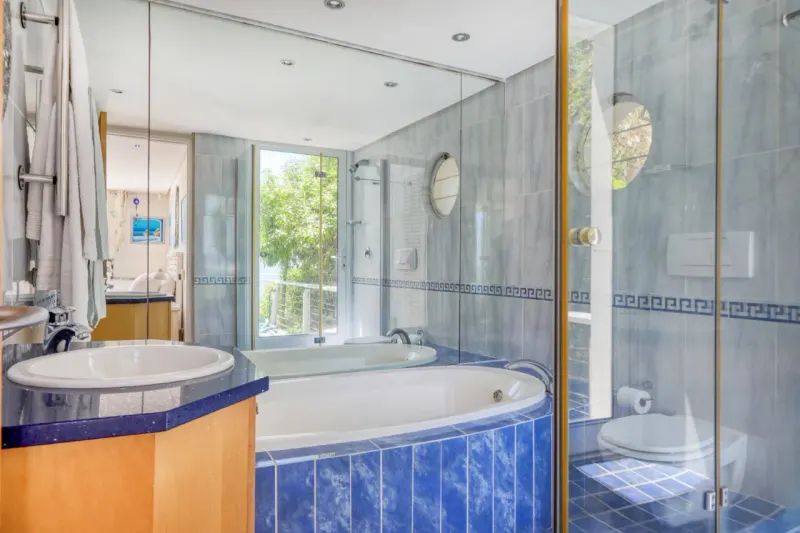 Ocean Blue Bungalow in Clifton – photo 8