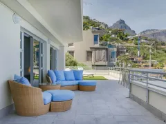 Penthouse on Clifton in Clifton – photo 3 thumbnail