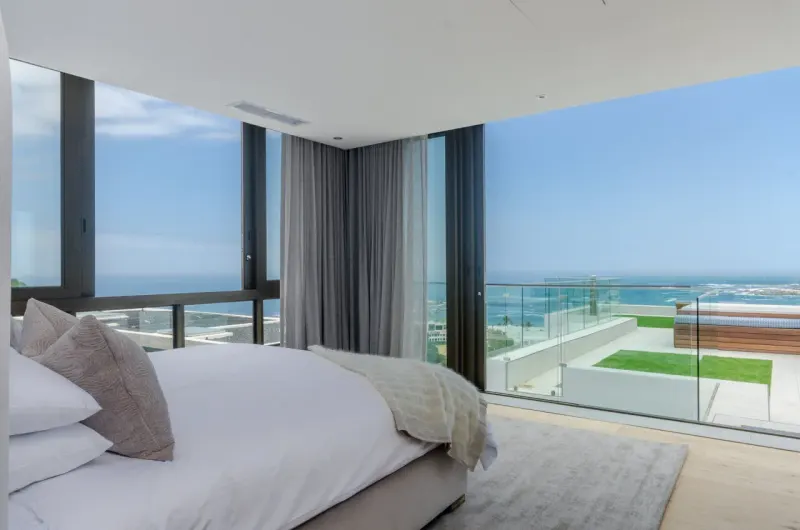 24 Geneva - 12 Bedroom Villa in Camps Bay – photo 42