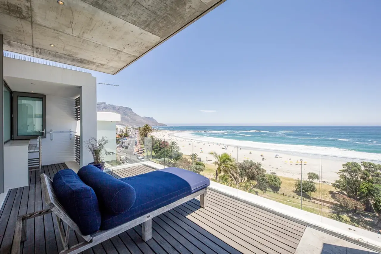 15 Views Penthouse in Camps Bay