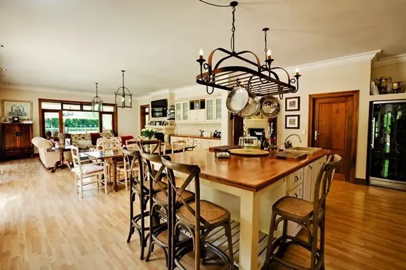 Brommersvlei Villa in Constantia Heights – photo 5