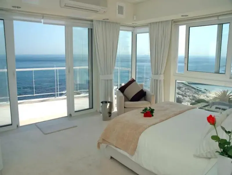 Azure in Camps Bay – photo 4