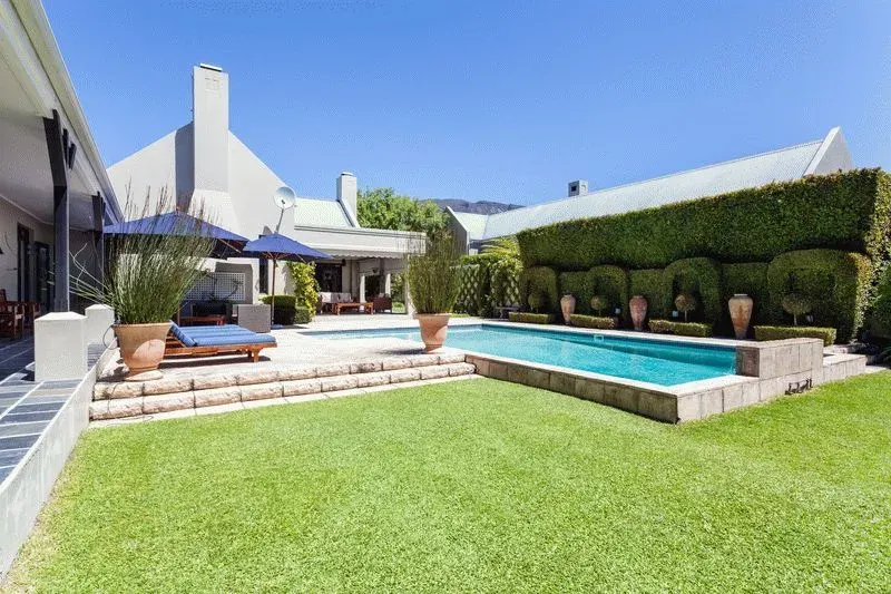 Constantia Luxury Home in Constantia – photo 2