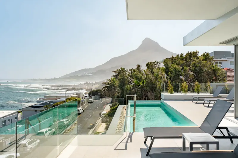Blue Ocean Penthouse in Camps Bay – photo 1