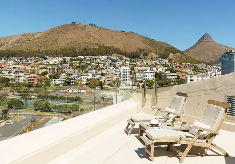 La Rive Penthouse in Mouille Point – photo 17