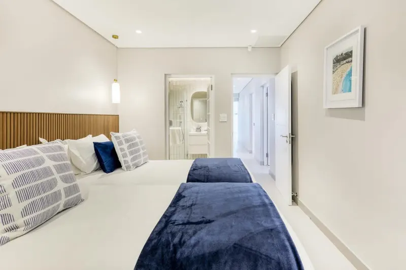 Lisburn On Clifton Beach House in Clifton – photo 9