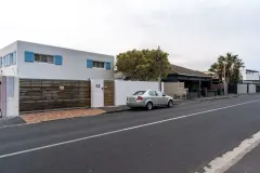 42 on Victoria - Camps Bay beach bungalow in Bakoven – photo 33 thumbnail