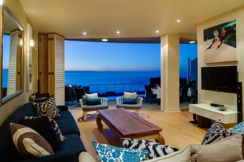Beach Villa in Camps Bay – photo 15