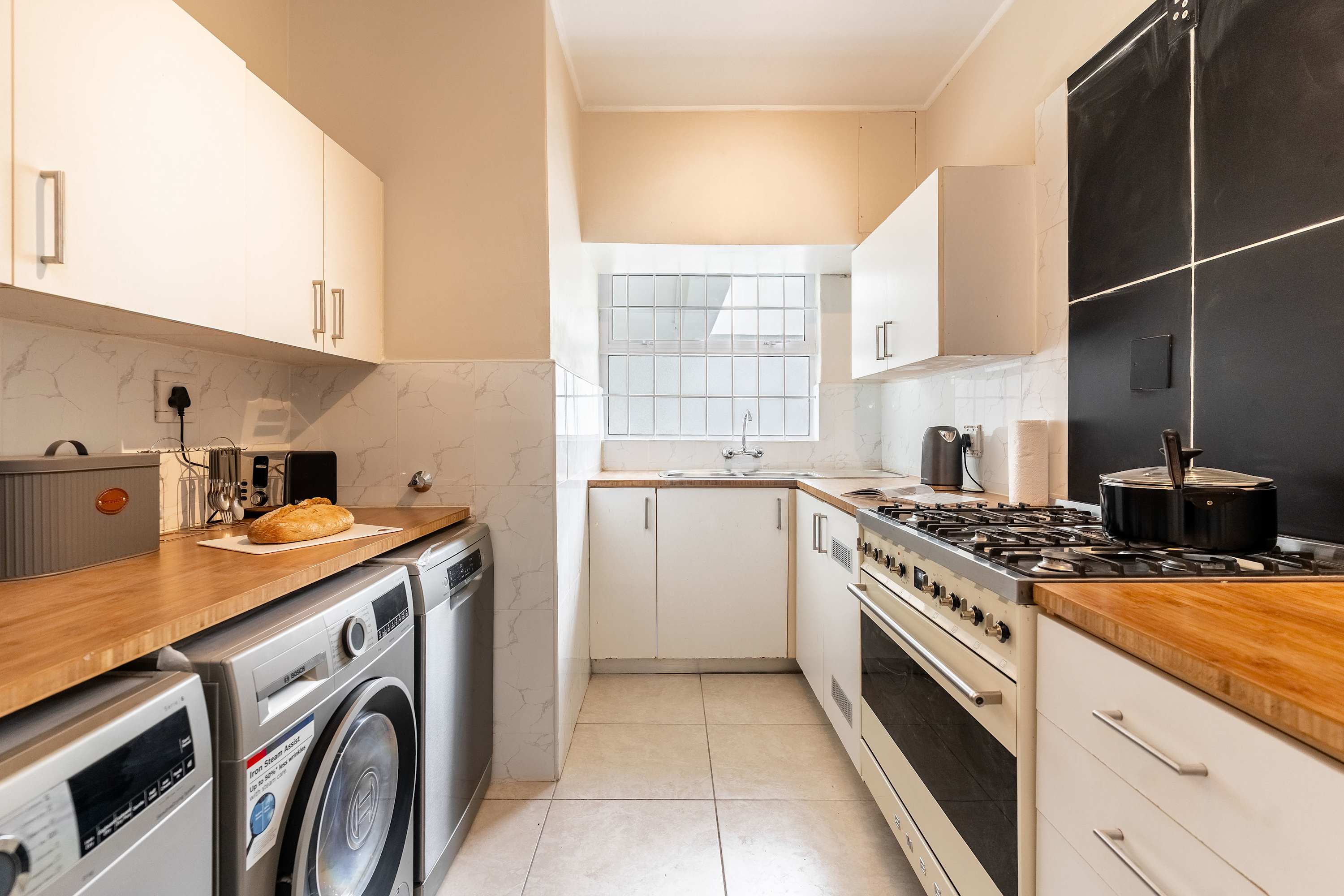 property_18e548c5-a7d7-4ba3-a701-f1d0524dd667_12