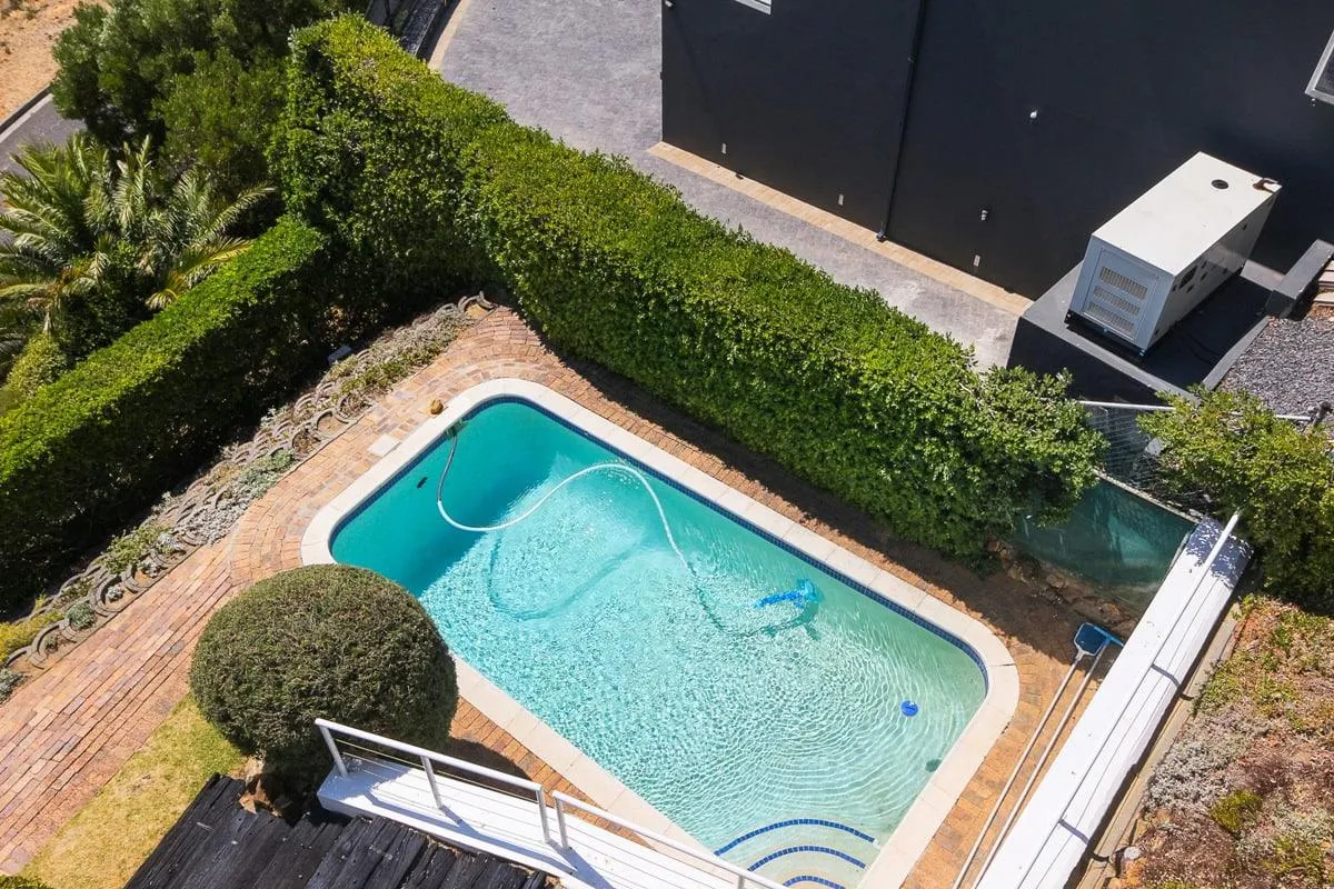 property_18e6eb36-9ba8-45cb-a9ad-39673ffe77b2_1