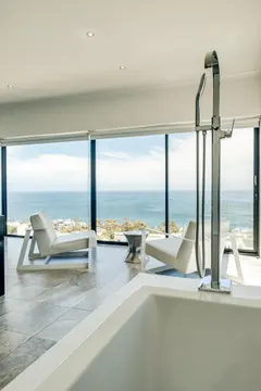 Sunset Views in Camps Bay – photo 31 thumbnail