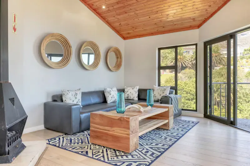 Camps Bay Retreat Villa in Bakoven – photo 19
