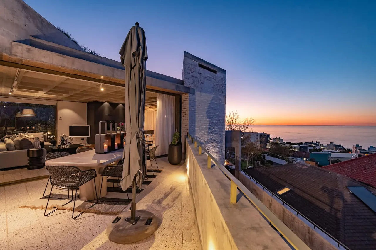 Luna Azul Penthouse in Sea Point