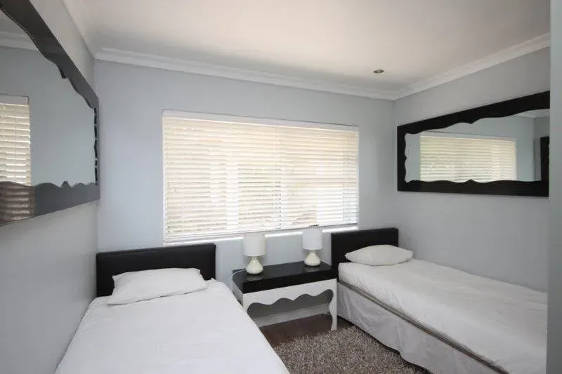 Camps Bay Retreat in Camps Bay – photo 8