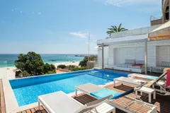 Villa Bleu Blanc in Camps Bay – photo 4 thumbnail