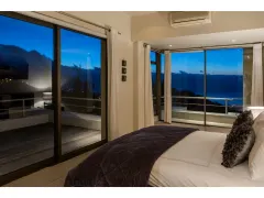 Geneva Sunsets in Camps Bay – photo 16 thumbnail