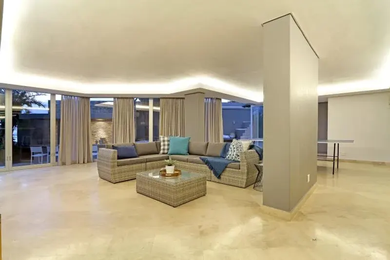 Geneva 49 Villa in Camps Bay – photo 13