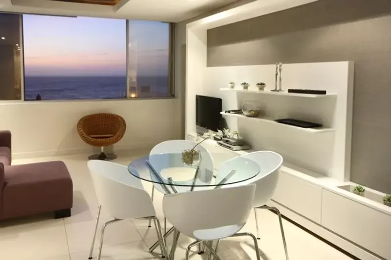Bantry Bay Apartment 404 in Bantry Bay – photo 8